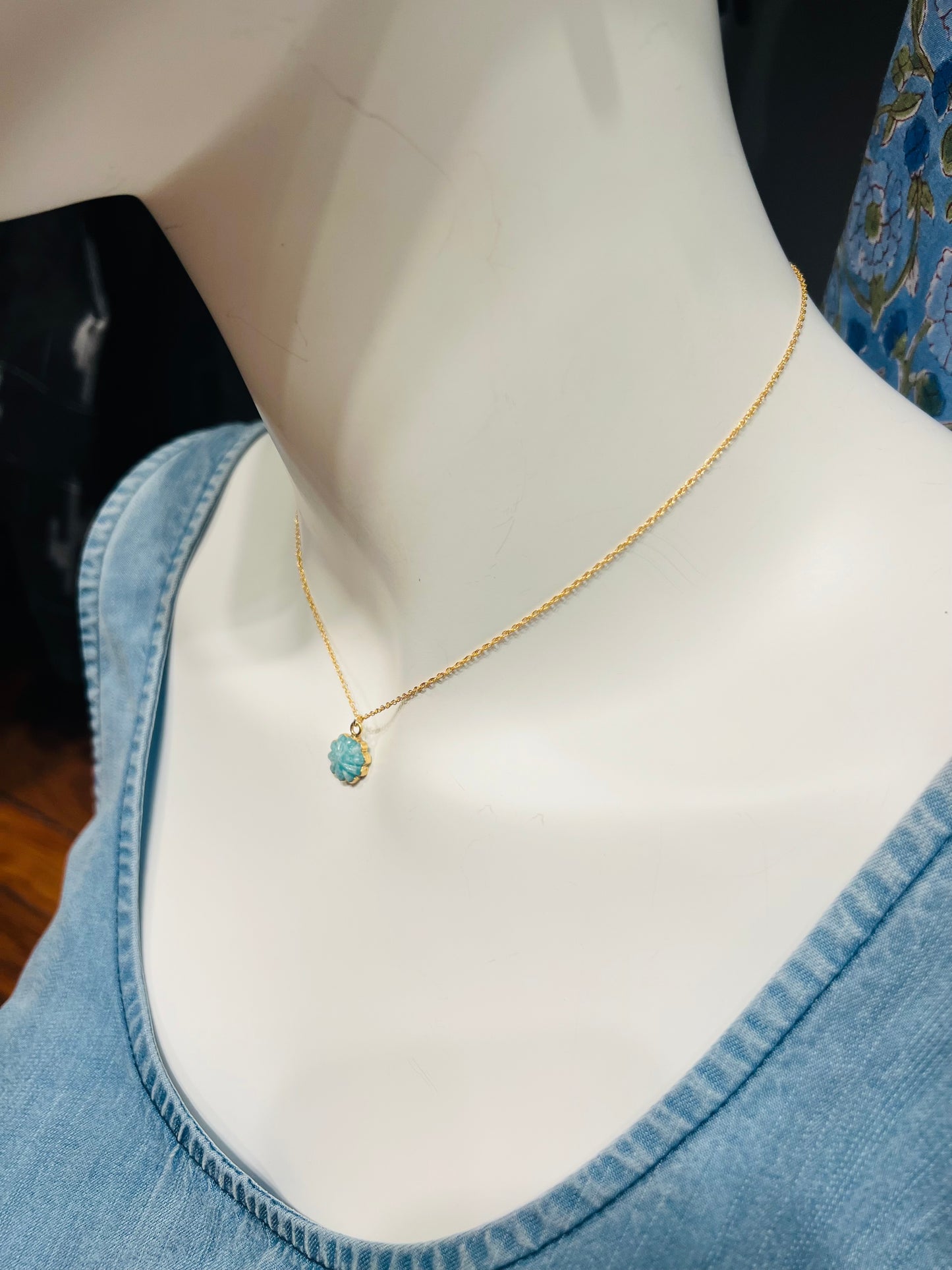 Stone Cooper carved flower necklace