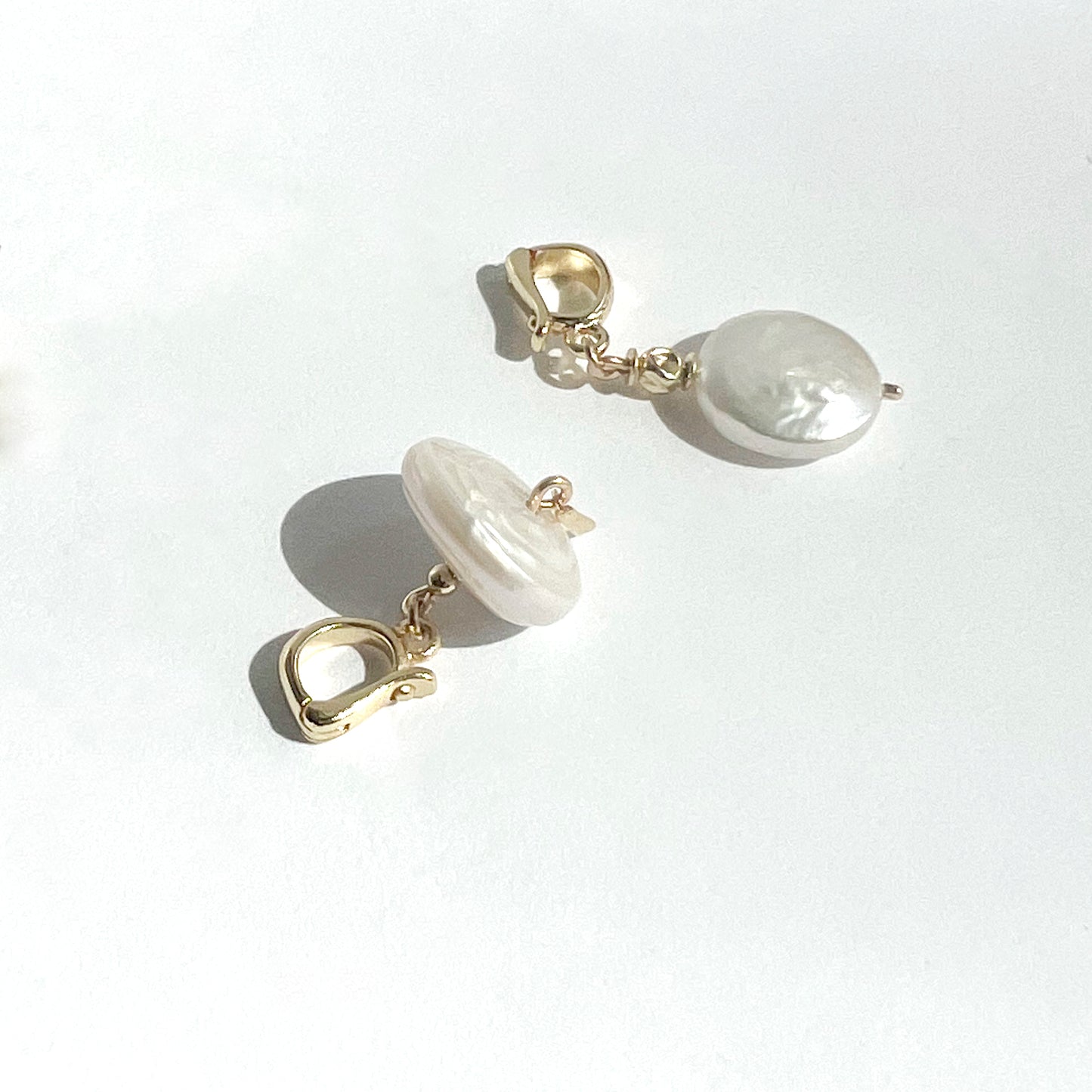 The Swellife Saucer Freshwater Pearl Charm