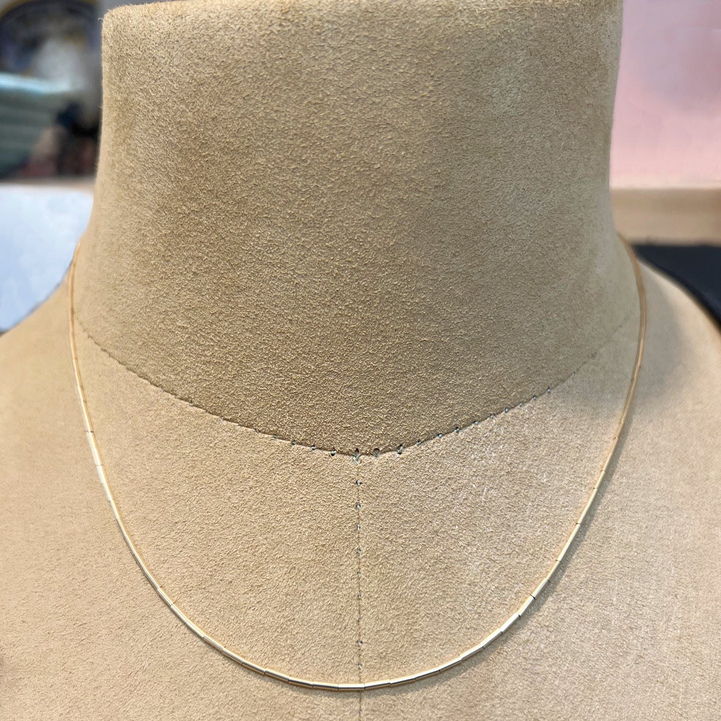 The Swellife Liquid gold necklace