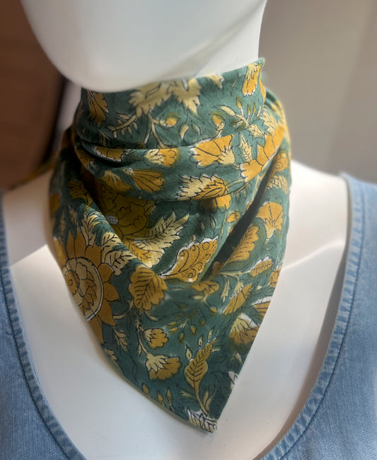 Maelu designs Juno bandana