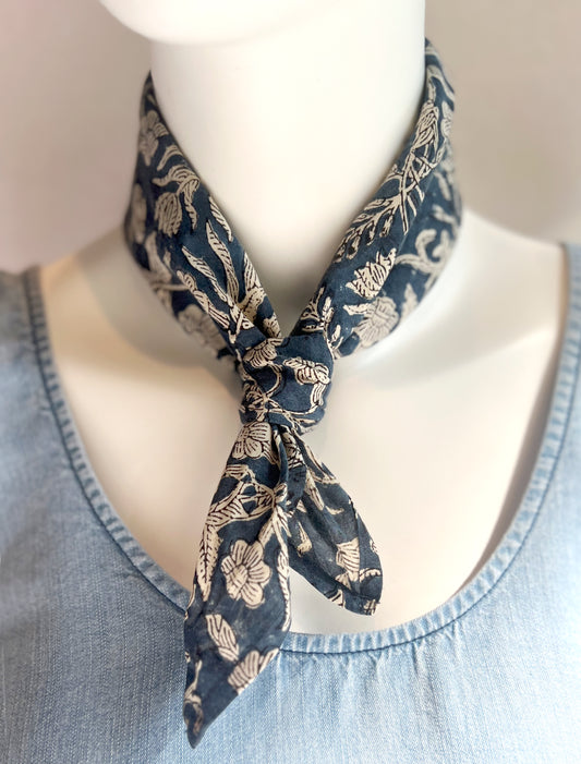 Maelu designs Delia bandana