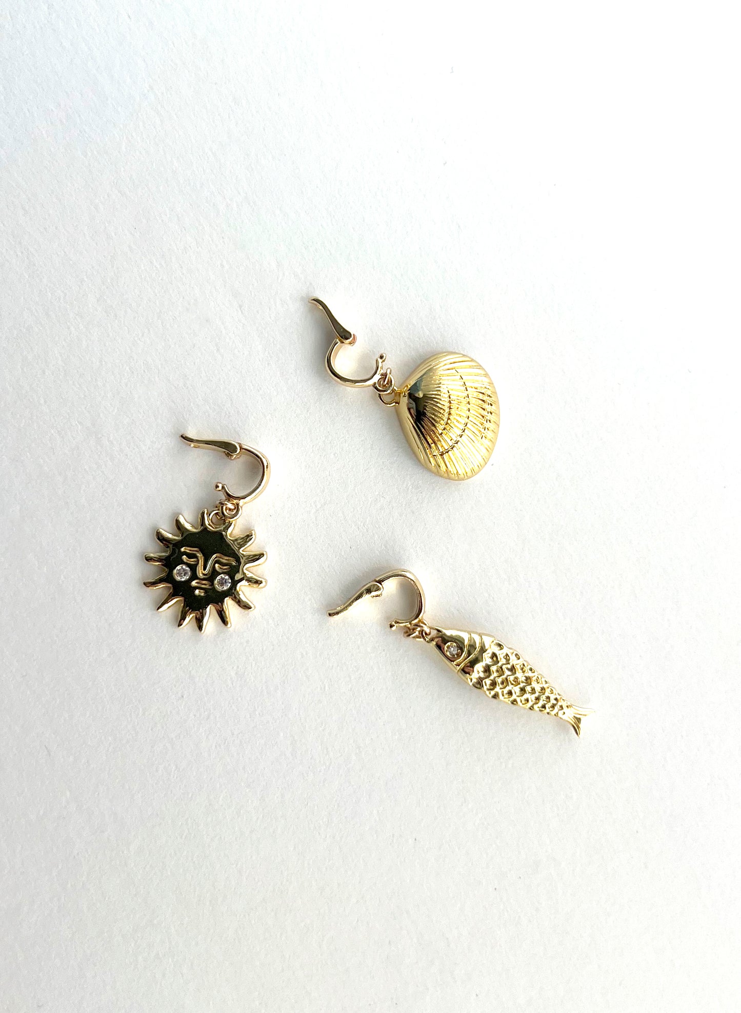 The Swellife Charm Clamshell