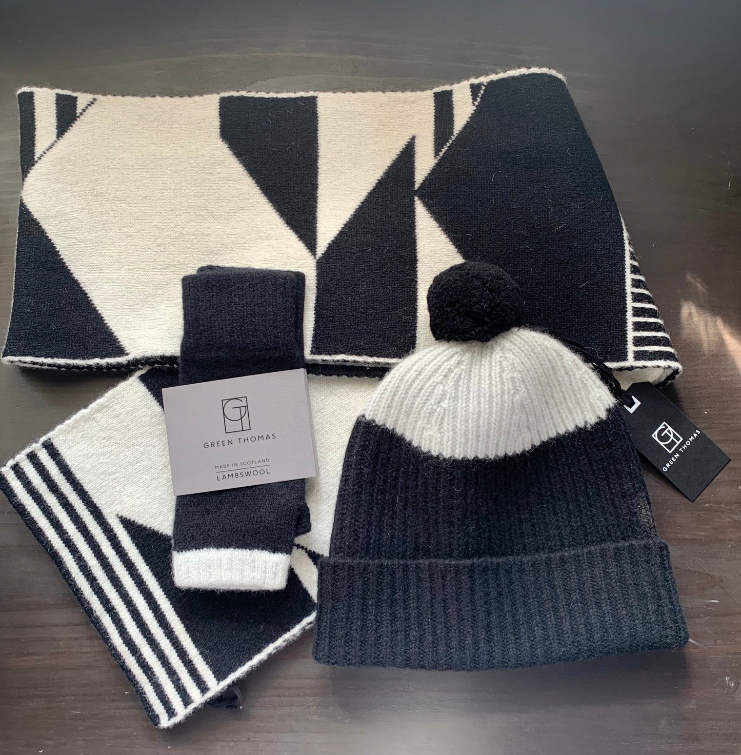 Green Thomas Pom Hat Merino lambswool Black