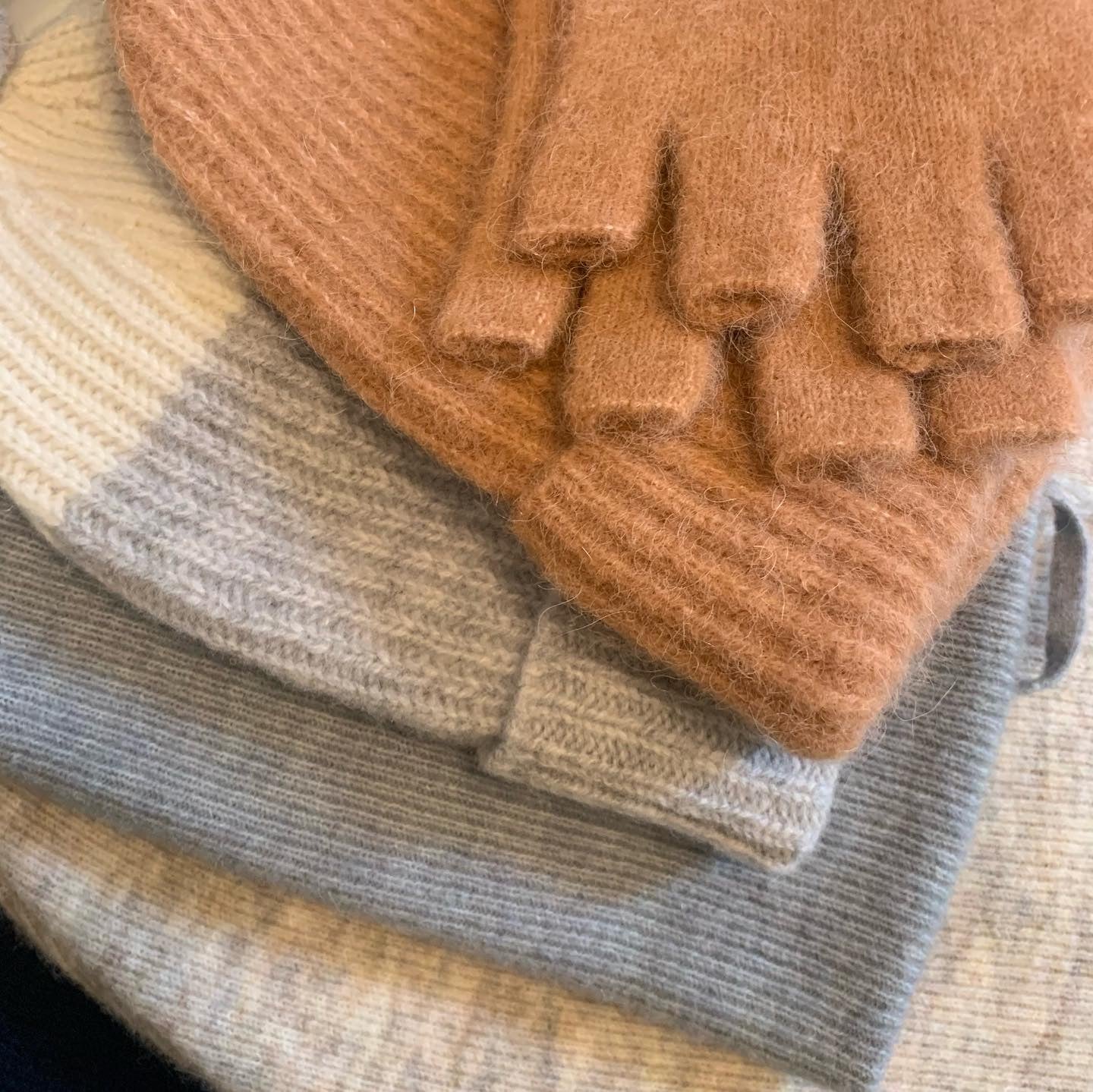 Humanoid Kymo Kiss Hat