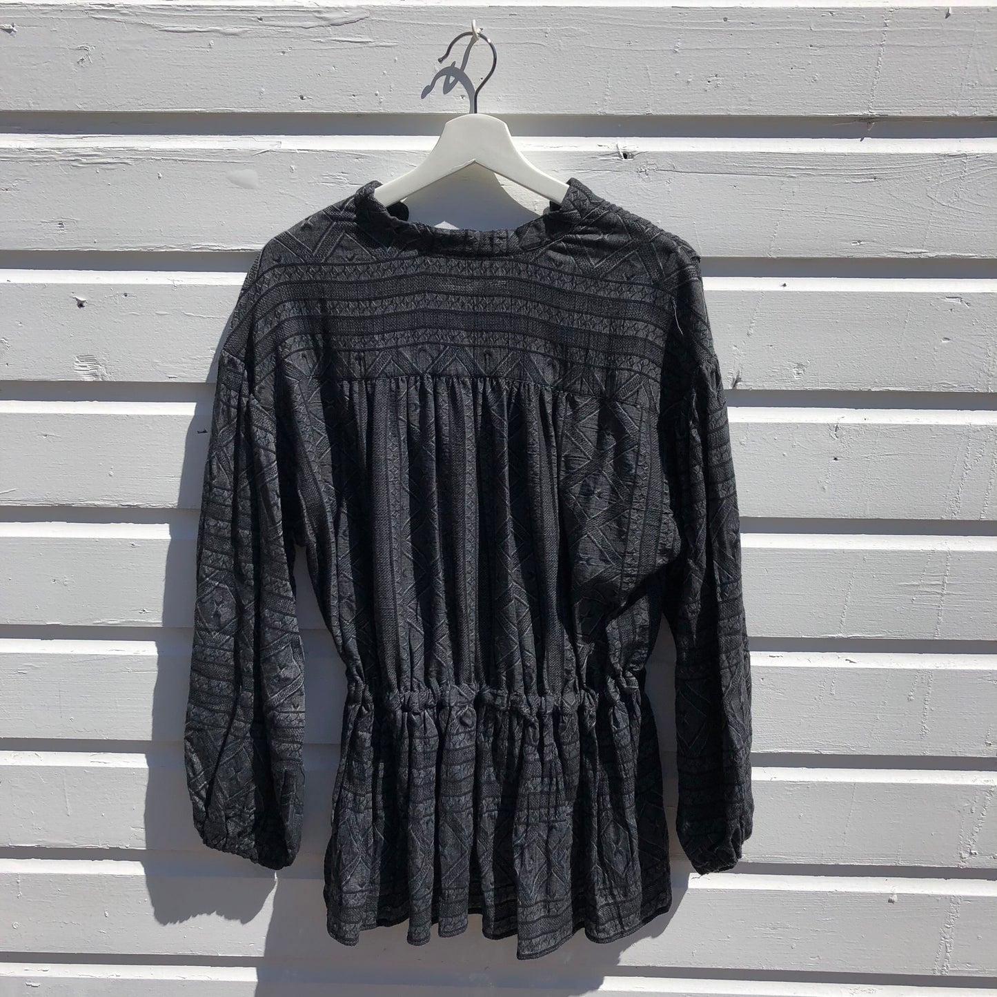 ne Quittez pas Charcoal Geo Top