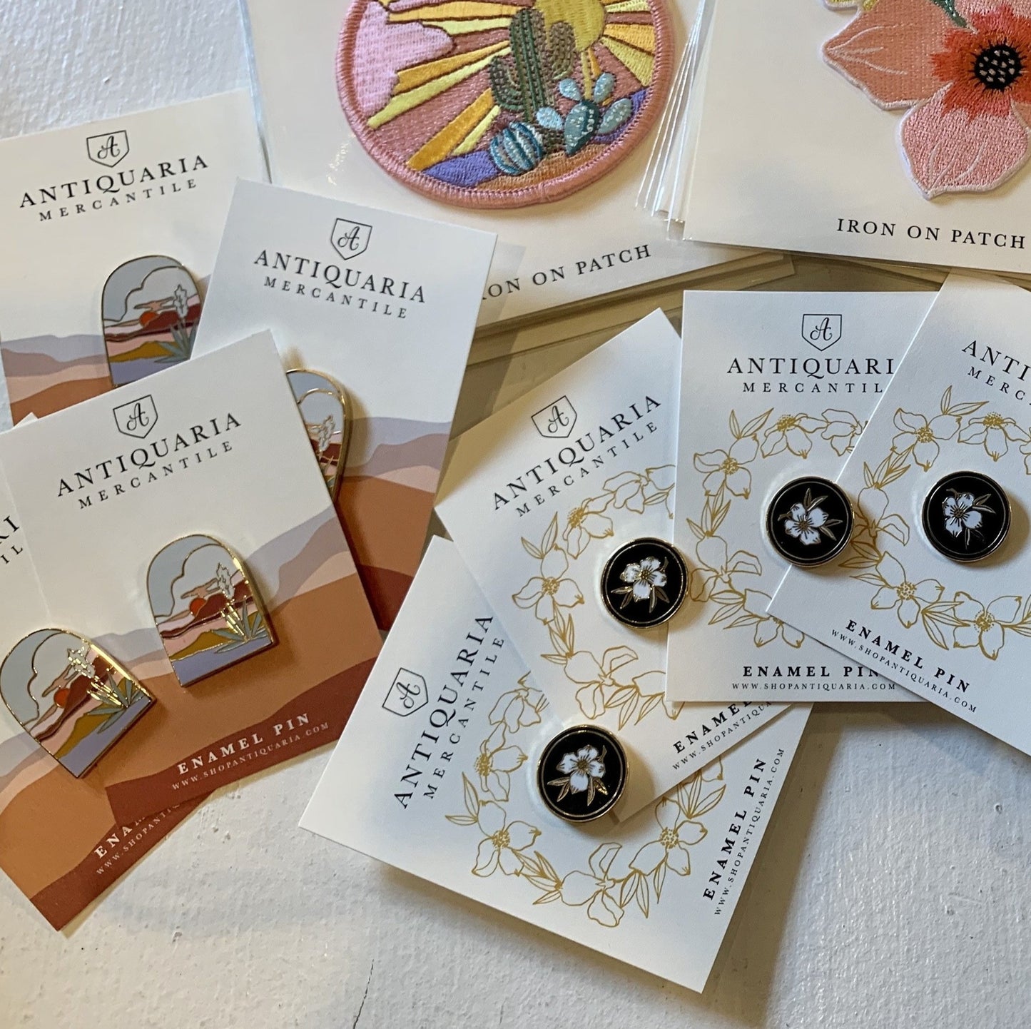 Antiquaria enamel pin Agave Sunrise