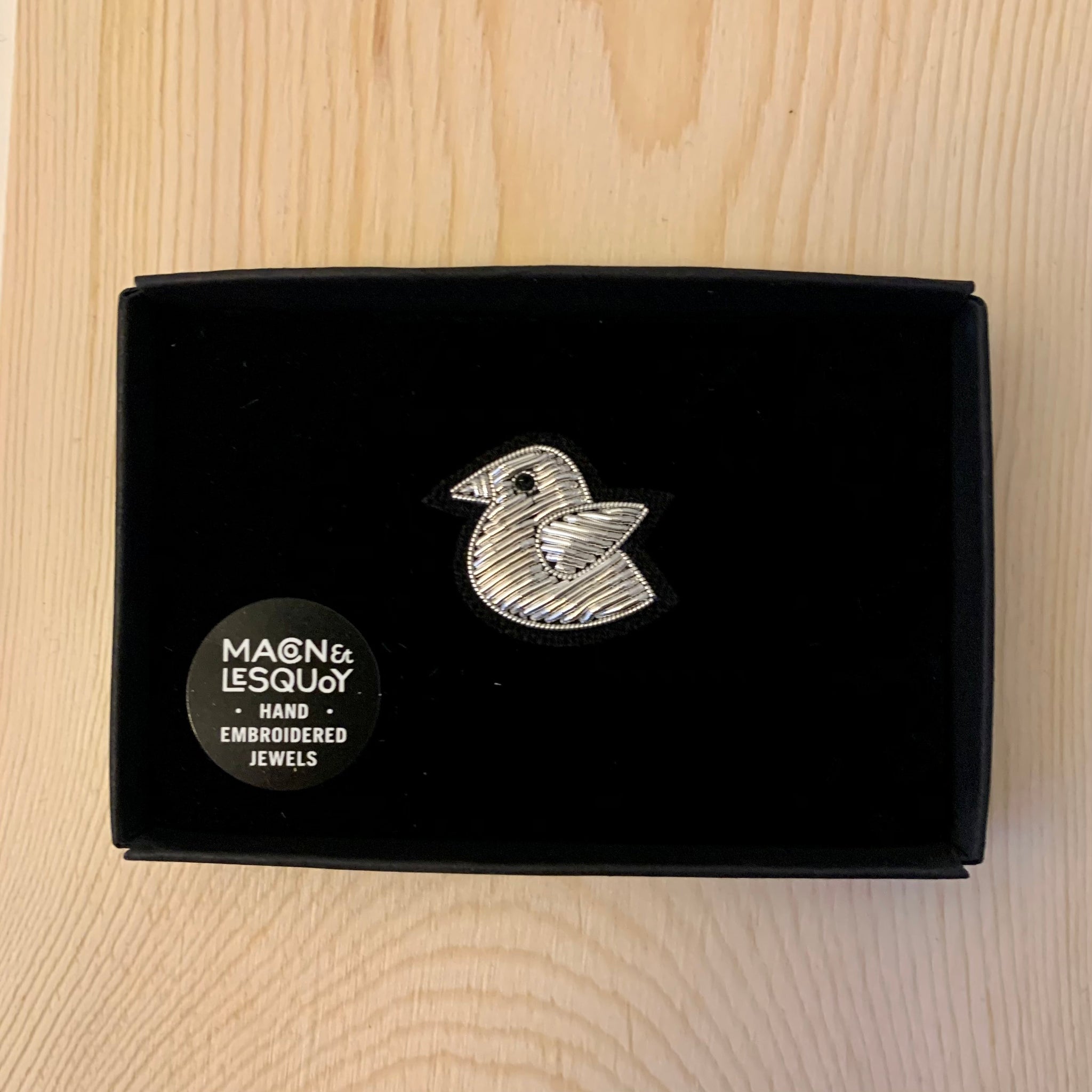 Macon & Les Quoy - LITTLE BIRD - pin