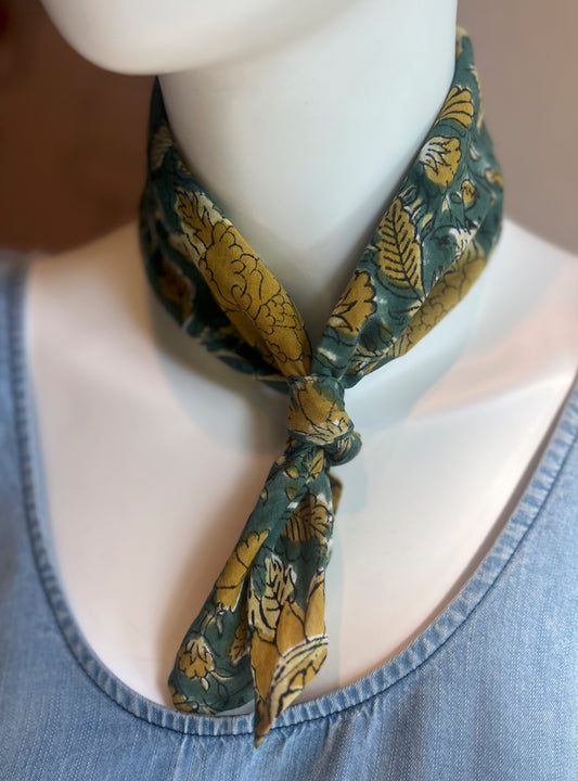 Maelu designs Juno bandana