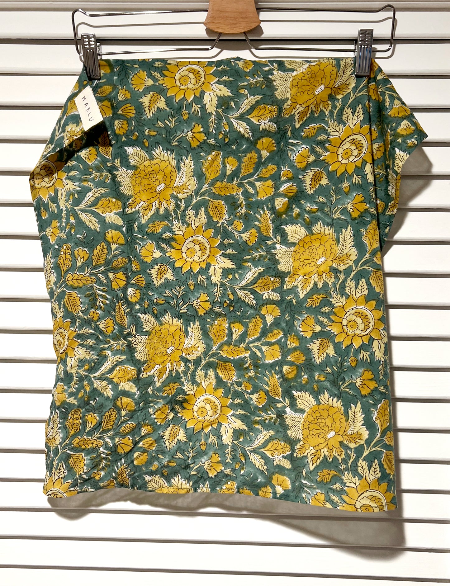 Maelu designs Juno bandana