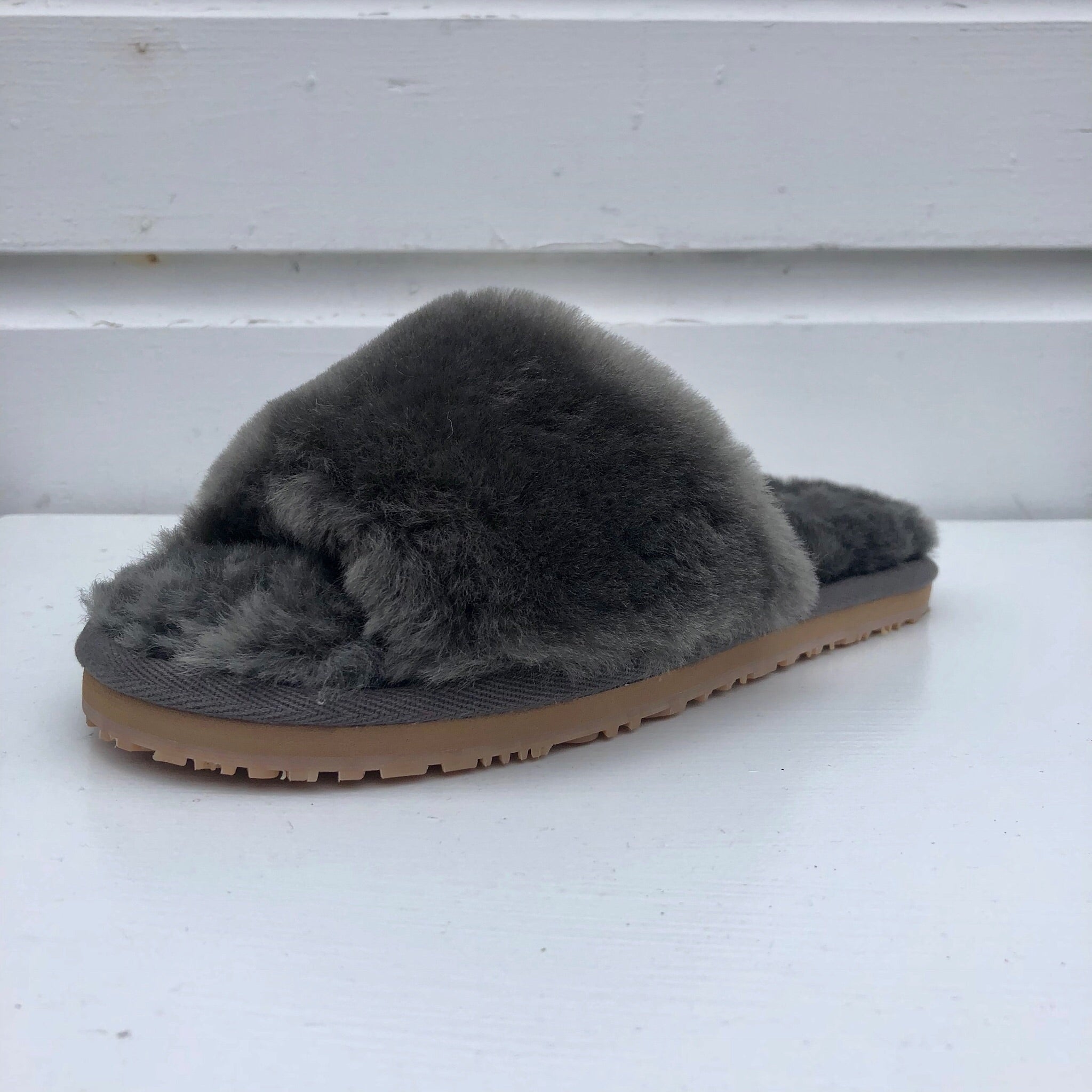 Mou Slide Slippers