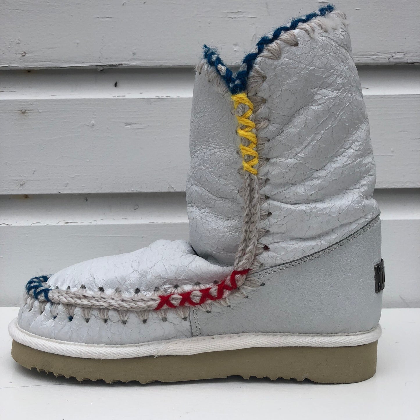 Mou Pop color overstitch lined boot