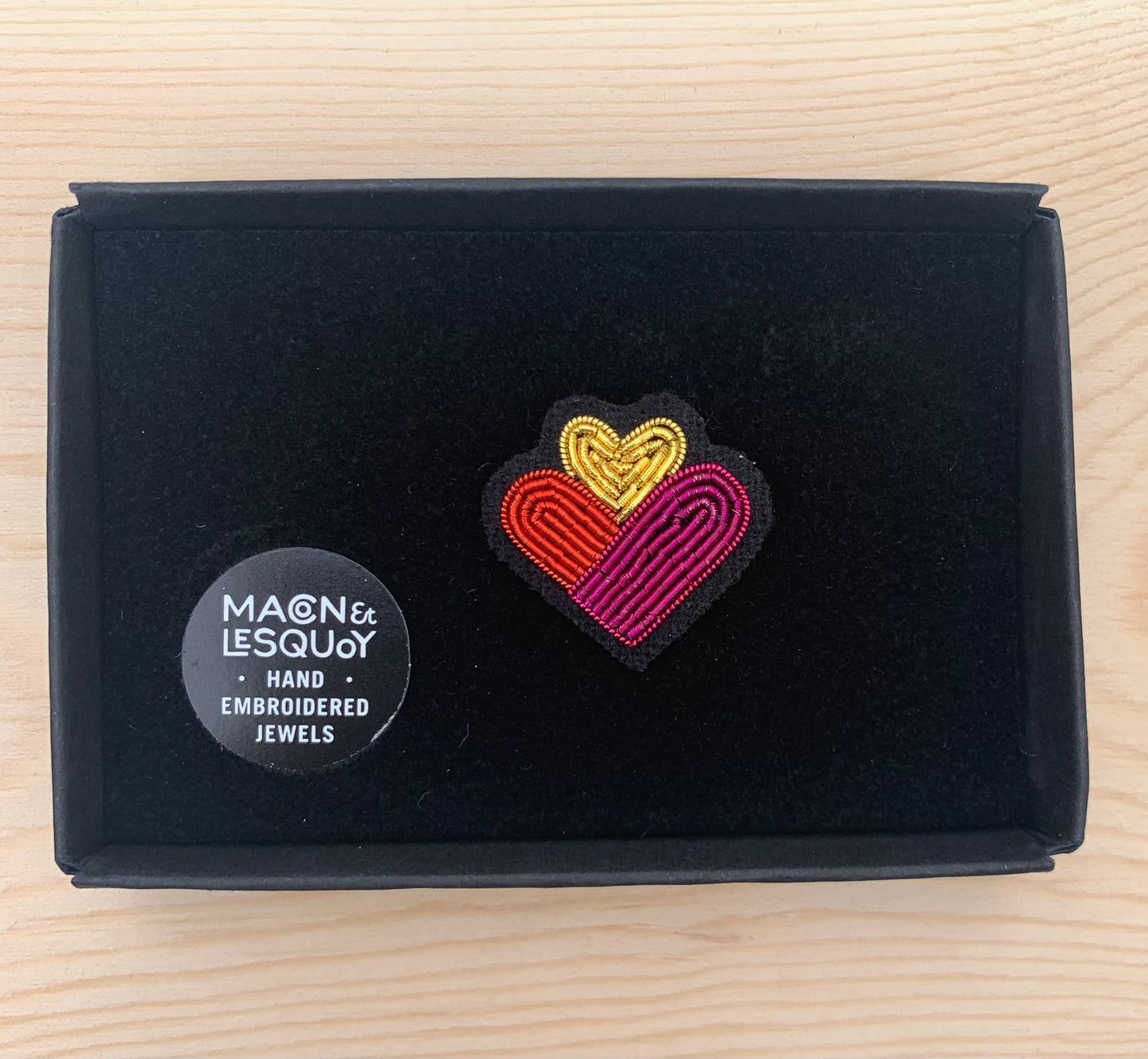 Macon & LesQuoy - Mini family of hearts -  Brooch pin
