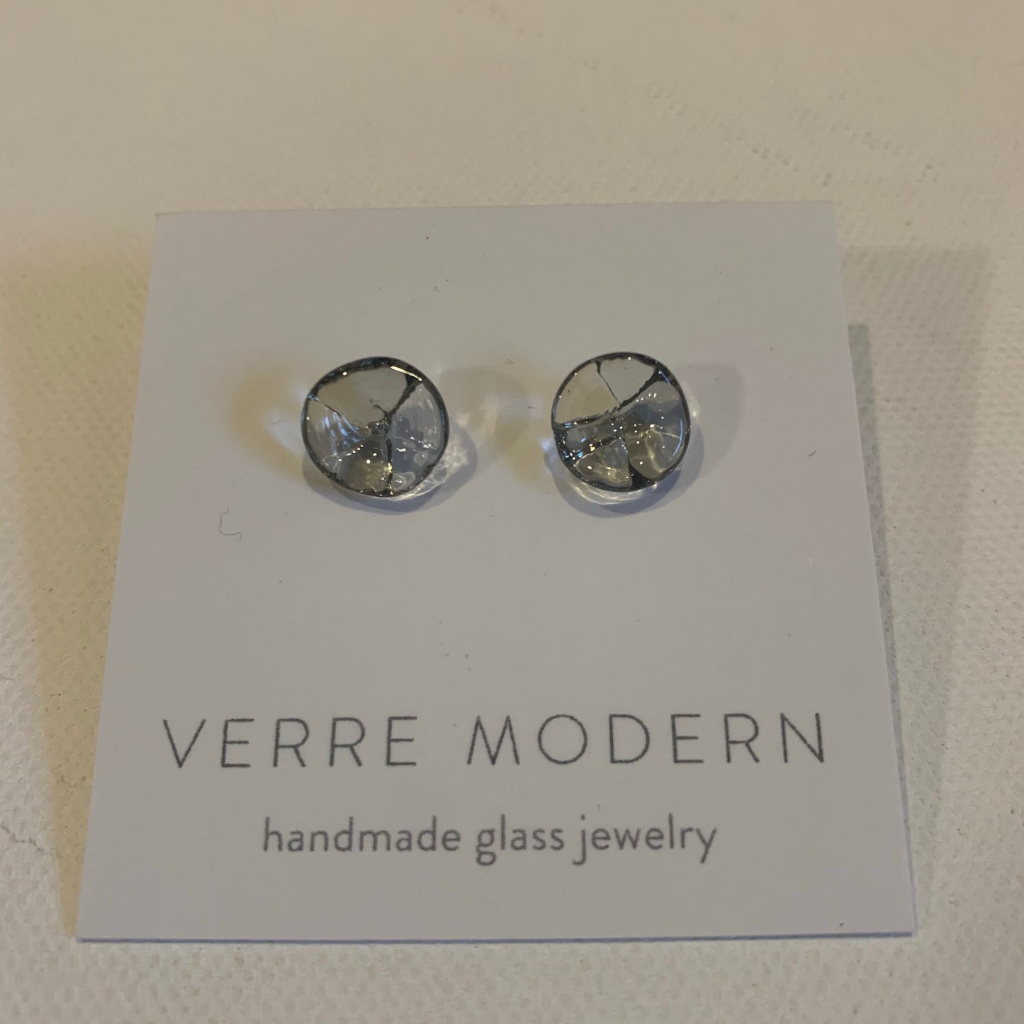 Verre Modern Kali flower earrings